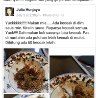 cewek-ini-makan-mie--saos-isi-kecoak