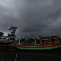 bmkg-peringatkan-potensi-hujan-lebat-dan-gelombang-tinggi-di-selatan-jawa