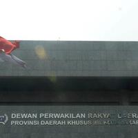 kemewahan-gedung-dprd-dki-rp-500-m-ternyata-di-dalamnya-bobrok