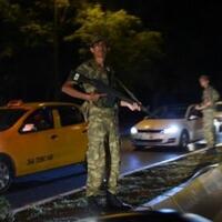 rakyat-mulai-turun-ke-jalan-di-turki-tolak-kudeta-militer