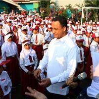 hari-pertama-masuk-sekolah-anies-baswedan-tinjau-sdn-di-bogor