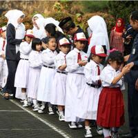 izin-antar-anak-sekolah-tkd-pns-dki-berkurang