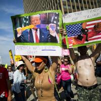 ratusan-artis-hollywood-suarakan-kampanye-anti-trump