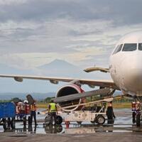 erupsi-rinjani-reda-bandara-lombok-kembali-dibuka