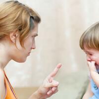 6-kalimat-terlarang-yang-menyebabkan-trauma-pada-anak