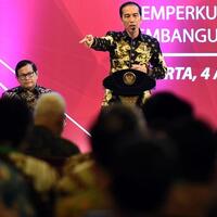 ditegur-jokowi-aher-mengaku-akan-segera-cairkan-anggaran-proyek-di-bank