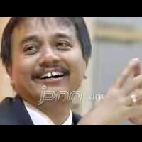 hubungan-dengan-bonek-memanas-roy-suryo-saya-hanya-senyum-saja