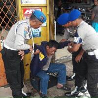 cerita-warga-saat-polisi-mabuk-todongkan-pistol-di-otista-cawang