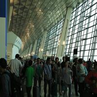 hari-pertama-terminal-ultimate-penerbangan-tujuan-denpasar--delay--sejam