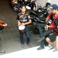 lewat-lagu-instrumental-pengamen-bandung-pikat-netizen