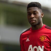 timothy-fosu-mensah-sepakati-kontrak-baru-di-manchester-united