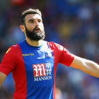 resmi-mile-jedinak-gabung-aston-villa