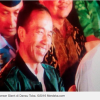 nonton-konser-slank-di-danau-toba-jokowi-ikut-nyanyi-terlalu-manis