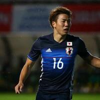 tanpa-izin-kerja-takuma-asano-tak-bisa-bela-arsenal