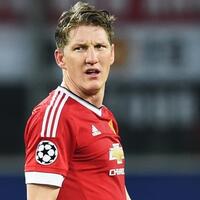 manchester-united-banderol-bastian-schweinsteiger-2-juta