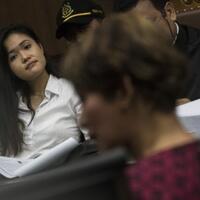 beragam-kemungkinan-soal-sikap-tenang-jessica