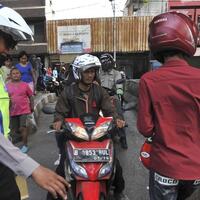 humor-lucu-bapak-saya-kerja-di-mabes-polri