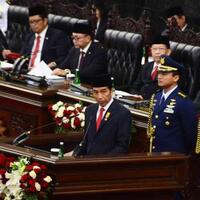 jokowi-janji-naikkan-gaji-anggota-dewan