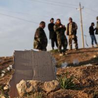 isis-mundur-meninggalkan-kuburan-massal