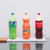 edible-soda-cakes-look-too-realistic-to-eat