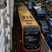besok-ahok-akan-mencoba-naik-transjakarta-tipe-terbaru-yang-berhadap-hadapan