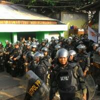 penertiban-rawajati-ricuh