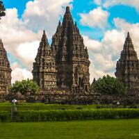 melihat-gedung-gedung-pencakar-langit-paling-ikonik-di-indonesia