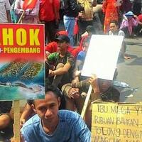 kader-dan-simpatisan-pdip-demo-tolak-ahok-di-kantor-dpp