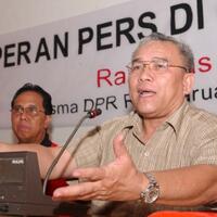 ketua-penasihat-pwi-pusat-tarman-azzam-tutup-usia
