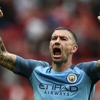 antar-manchester-city-menangi-derby-aleksandar-kolarov-kehilangan-gigi