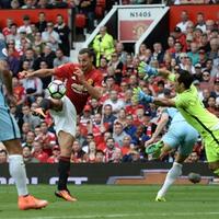 pep-guardiola-maafkan-blunder-claudio-bravo