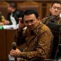 ke-jakarta-utara-ahok-dikawal-polisi-bersenjata-lengkap
