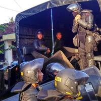 tangkap-pengasuh-padepokan-dimas-kanjeng-ribuan-polisi-diterjunkan