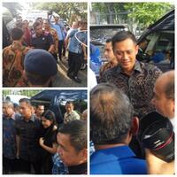 tebar-senyum-agus-yudhoyono-tiba-di-dpp-demokrat