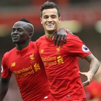 philippe-coutinho-mematikan-di-luar-kotak-penalti