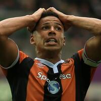 curtis-davies-sanjung-habis-liverpool