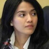 diplomat-cantik-indonesia--hajar--2-presiden-dan-4-pm-di-pbb