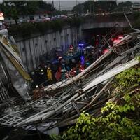 polisi-kumpulkan-data-dari-instansi-dki-usut-robohnya-jpo-pasar-minggu