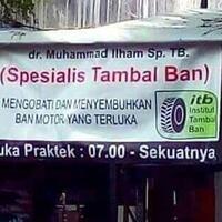 11-potret-tukang-tambal-ban-yang-hanya-ada-di-indonesia-ini-lucu-lucu-banget-gan