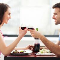 hal-diperhatikan-cowok-saat-first-date-di-5-menit-pertama