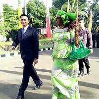 hadiri-peringatan-pancasila-ahok-sumringah-ditemani-seorang-tamu-negara