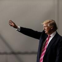 kerikil-pajak-di-sepatu-donald-trump