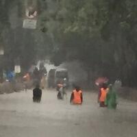 banjir-kepung-jakarta-sepeda-motor-boleh-lewat-tol-jorr