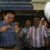 anies-mengkritik-ahok-menyerang