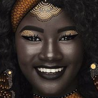 khoudia-melanin-model-internasional-asal-senegal-eksotisme-model-berkulit-hitam