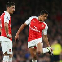 mesut-ozil--alexis-sanchez-tuntut-kenaikan-gaji