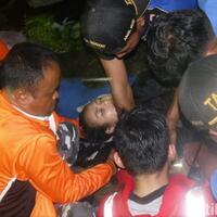 cekcok-dengan-pacar-gadis-muda-lompat-ke-sungai-ciliwung
