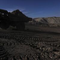 di-balik-perpanjangan-izin-ekspor-mineral-mentah