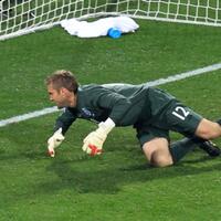 10-oktober-robert-green-kiper-inggris-pertama-mendapat-kartu-merah
