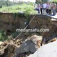brusshjalan-sibuaya-rantau-selatan-longsor-lihat-fotonya